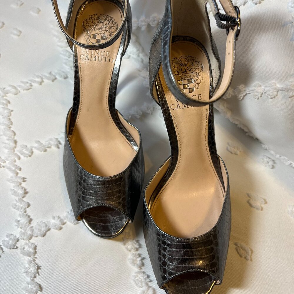 Vince Camuto Lillith Platinum Stiletto Peep toe Heels SIZE 7/37